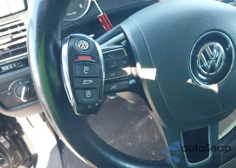 2013 Volkswagen Touareg Tdi Sport из США, поврежденный, VIN WVGEP9BP5DD011750